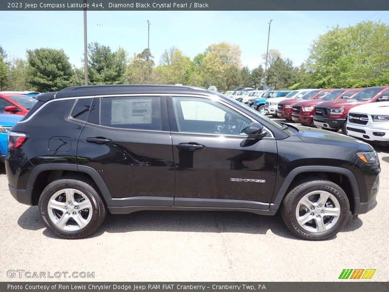 Diamond Black Crystal Pearl / Black 2023 Jeep Compass Latitude 4x4
