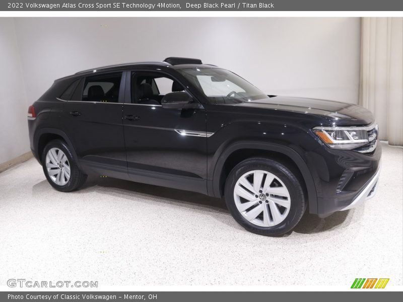  2022 Atlas Cross Sport SE Technology 4Motion Deep Black Pearl