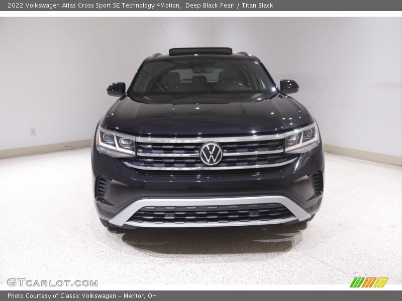 Deep Black Pearl / Titan Black 2022 Volkswagen Atlas Cross Sport SE Technology 4Motion