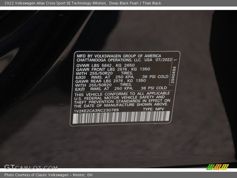 Deep Black Pearl / Titan Black 2022 Volkswagen Atlas Cross Sport SE Technology 4Motion