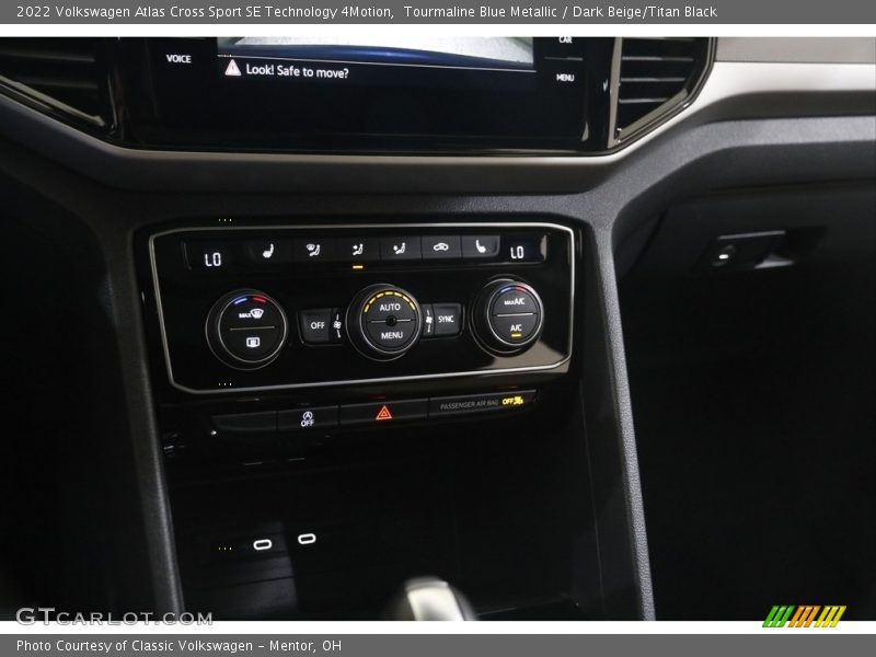 Controls of 2022 Atlas Cross Sport SE Technology 4Motion