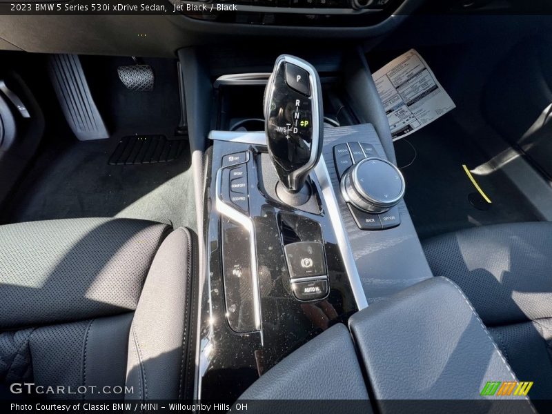 Jet Black / Black 2023 BMW 5 Series 530i xDrive Sedan