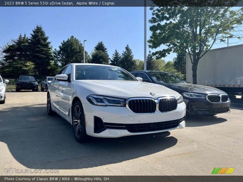 Alpine White / Cognac 2023 BMW 5 Series 530i xDrive Sedan