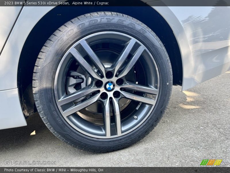 Alpine White / Cognac 2023 BMW 5 Series 530i xDrive Sedan