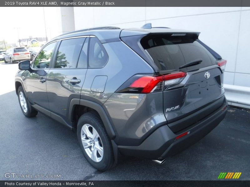 Magnetic Gray Metallic / Black 2019 Toyota RAV4 XLE AWD