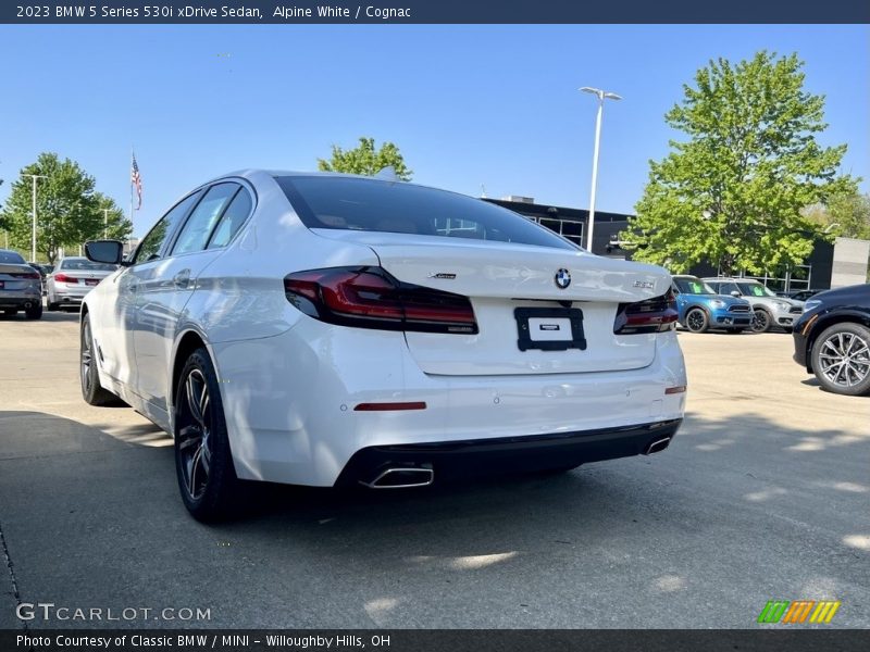 Alpine White / Cognac 2023 BMW 5 Series 530i xDrive Sedan