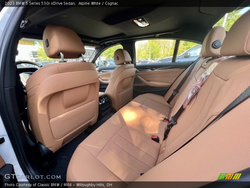 Alpine White / Cognac 2023 BMW 5 Series 530i xDrive Sedan