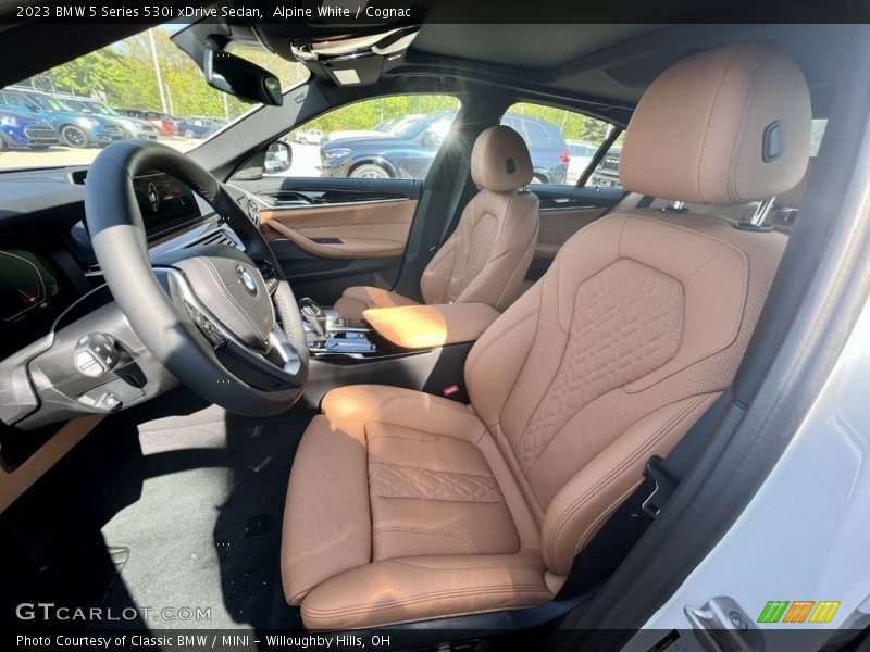 Alpine White / Cognac 2023 BMW 5 Series 530i xDrive Sedan