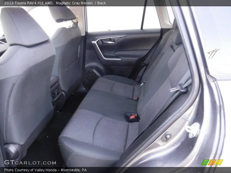 Magnetic Gray Metallic / Black 2019 Toyota RAV4 XLE AWD