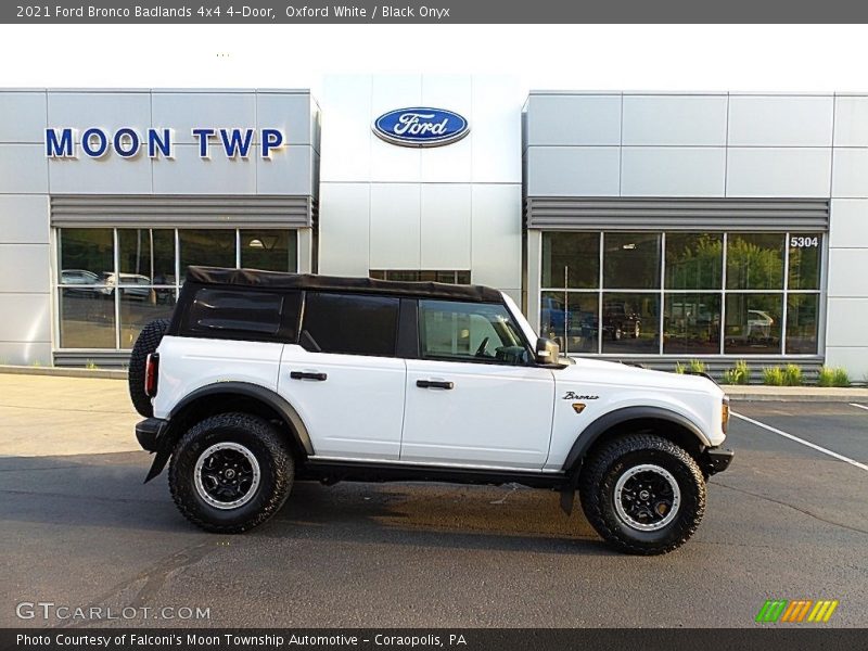 Oxford White / Black Onyx 2021 Ford Bronco Badlands 4x4 4-Door