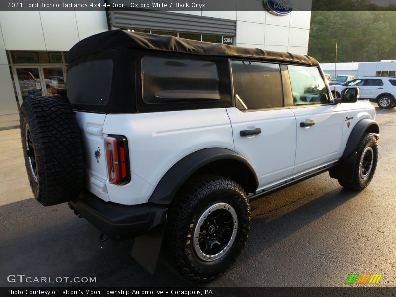 Oxford White / Black Onyx 2021 Ford Bronco Badlands 4x4 4-Door