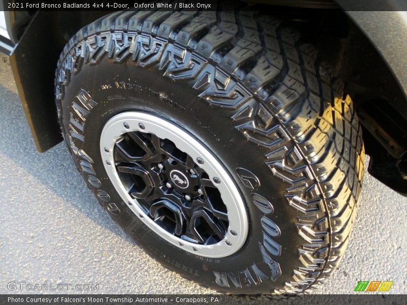 Oxford White / Black Onyx 2021 Ford Bronco Badlands 4x4 4-Door
