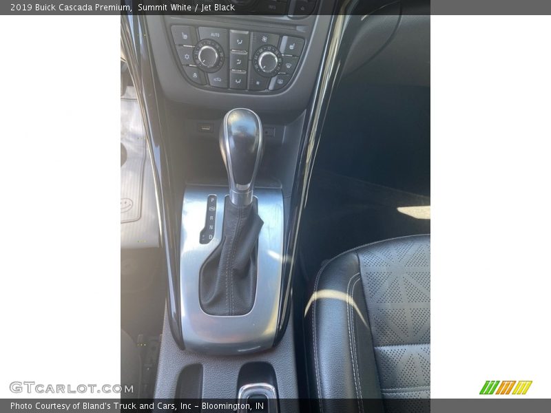 Summit White / Jet Black 2019 Buick Cascada Premium