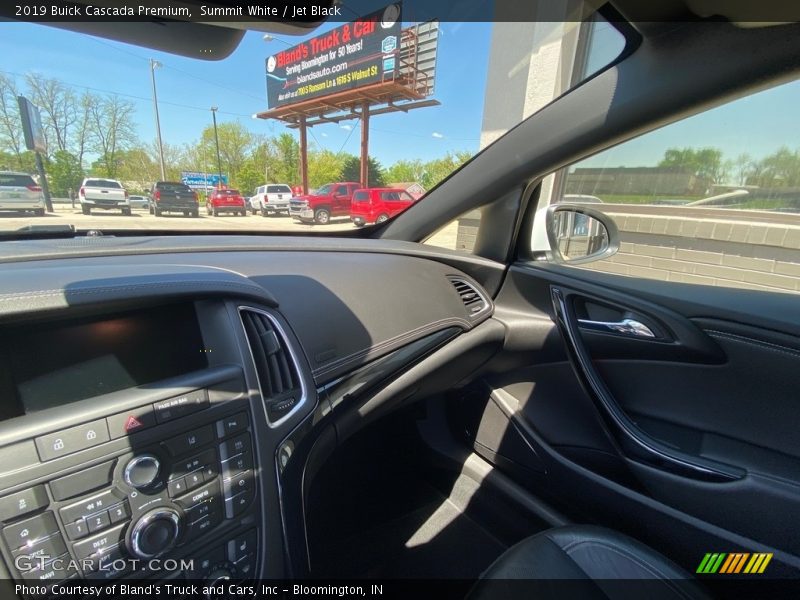 Summit White / Jet Black 2019 Buick Cascada Premium