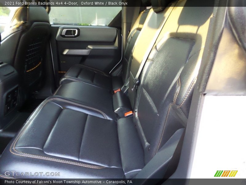 Oxford White / Black Onyx 2021 Ford Bronco Badlands 4x4 4-Door