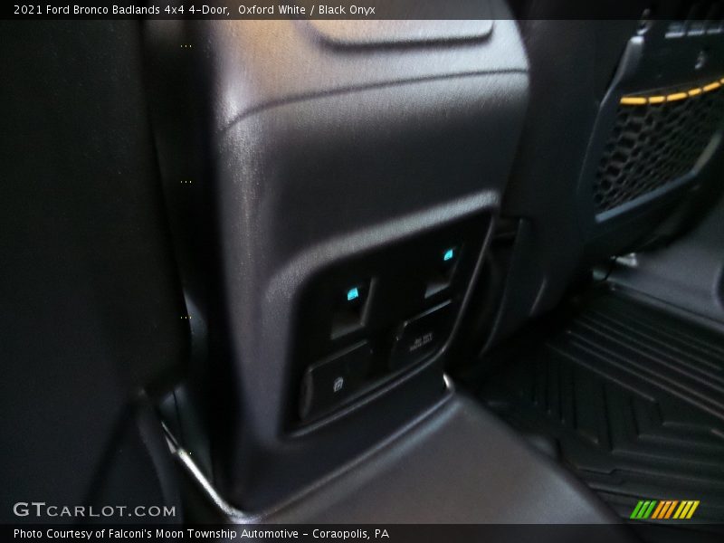 Oxford White / Black Onyx 2021 Ford Bronco Badlands 4x4 4-Door