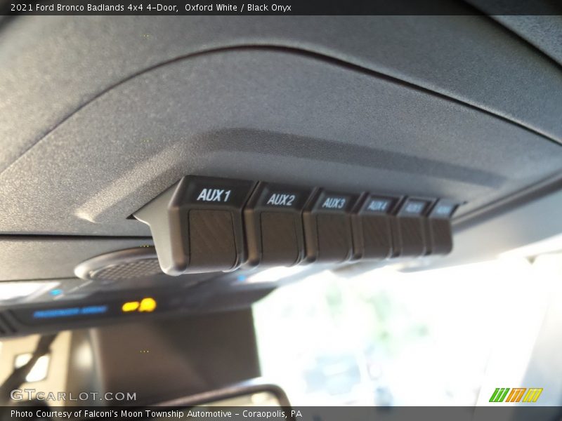 Oxford White / Black Onyx 2021 Ford Bronco Badlands 4x4 4-Door