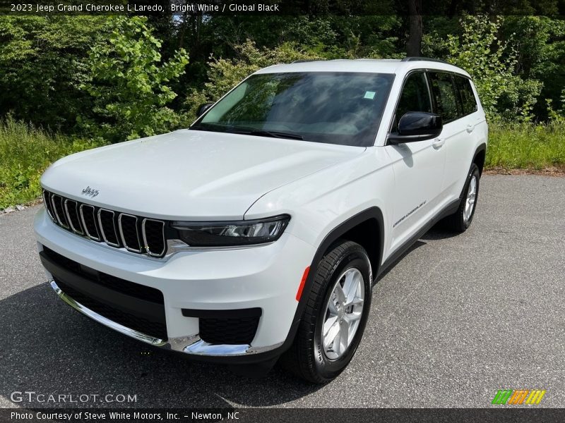 Bright White / Global Black 2023 Jeep Grand Cherokee L Laredo