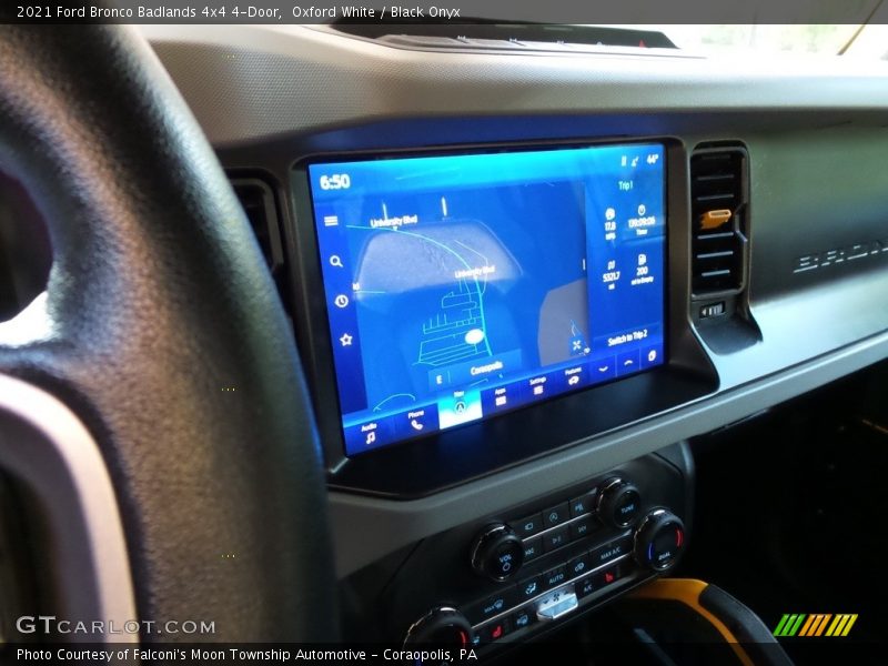 Oxford White / Black Onyx 2021 Ford Bronco Badlands 4x4 4-Door