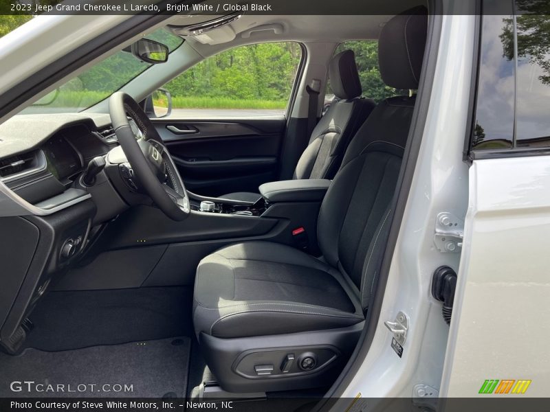 Bright White / Global Black 2023 Jeep Grand Cherokee L Laredo