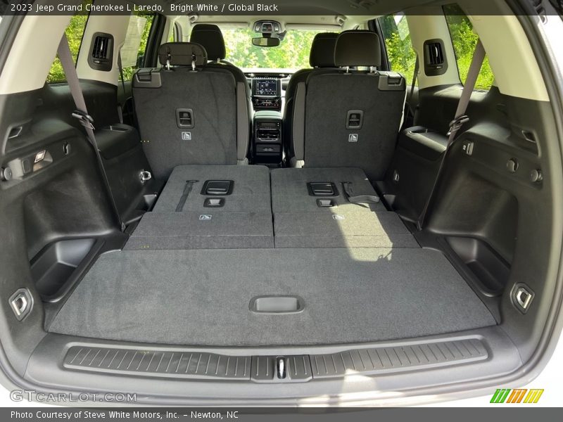  2023 Grand Cherokee L Laredo Trunk
