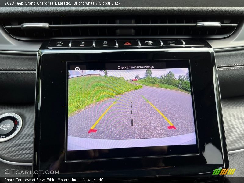 Bright White / Global Black 2023 Jeep Grand Cherokee L Laredo
