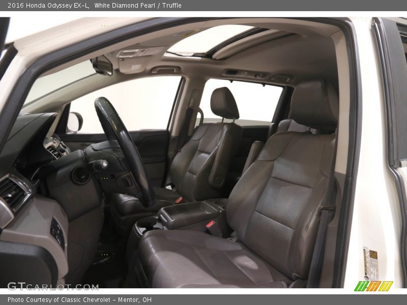 White Diamond Pearl / Truffle 2016 Honda Odyssey EX-L
