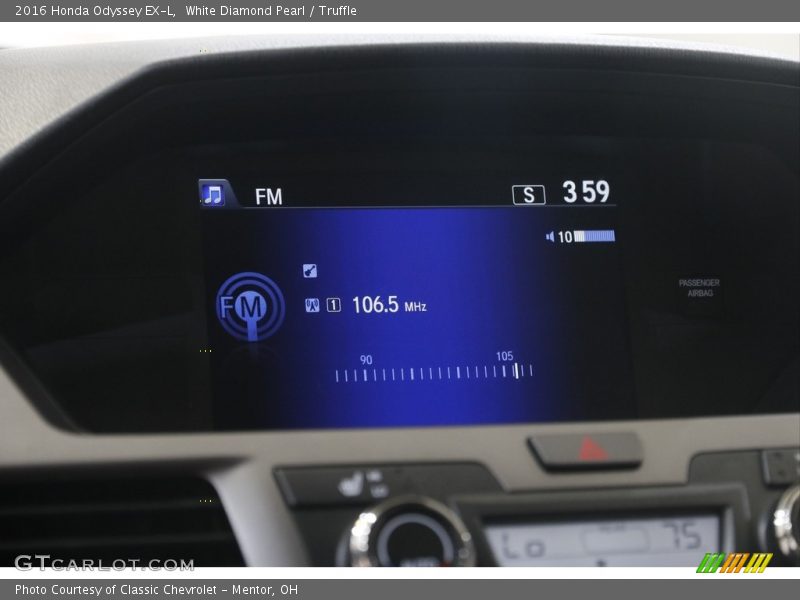 White Diamond Pearl / Truffle 2016 Honda Odyssey EX-L