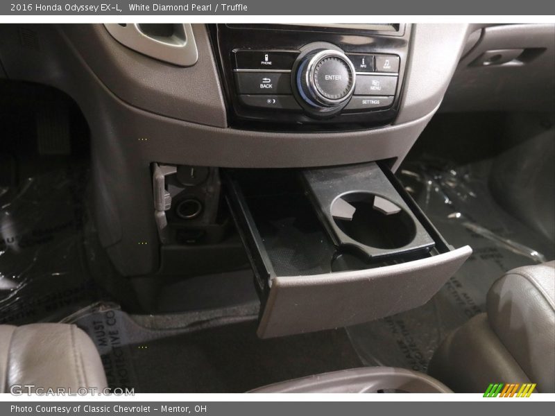 White Diamond Pearl / Truffle 2016 Honda Odyssey EX-L