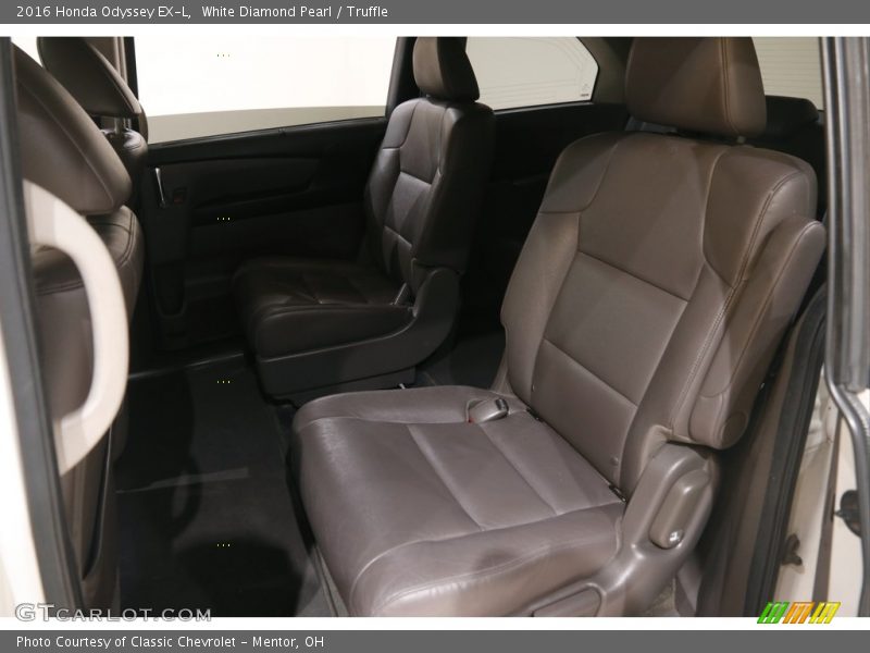 White Diamond Pearl / Truffle 2016 Honda Odyssey EX-L