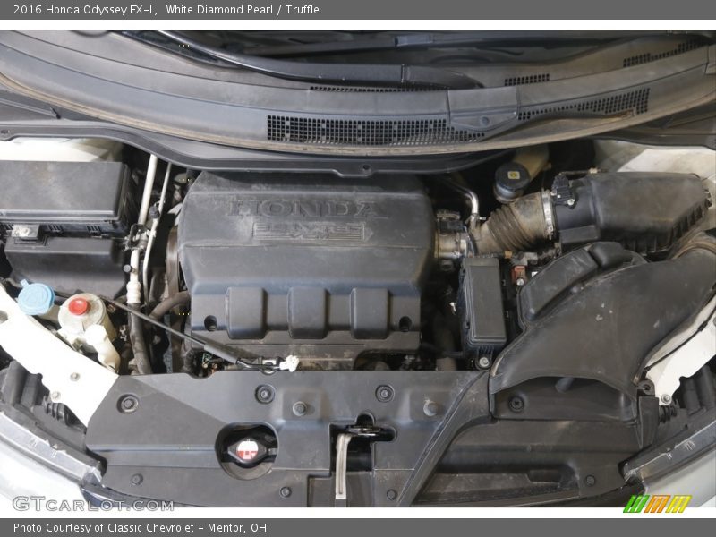 White Diamond Pearl / Truffle 2016 Honda Odyssey EX-L