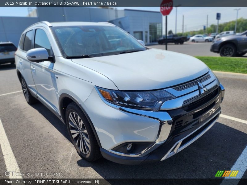 Front 3/4 View of 2019 Outlander GT 3.0 S-AWC