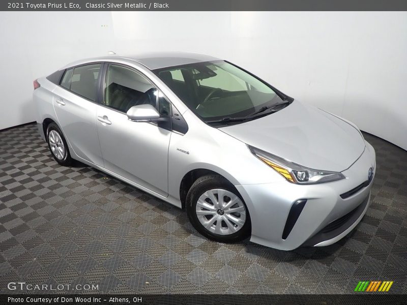 Front 3/4 View of 2021 Prius L Eco