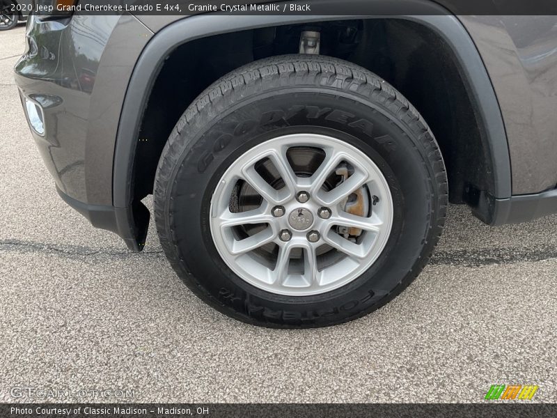  2020 Grand Cherokee Laredo E 4x4 Wheel