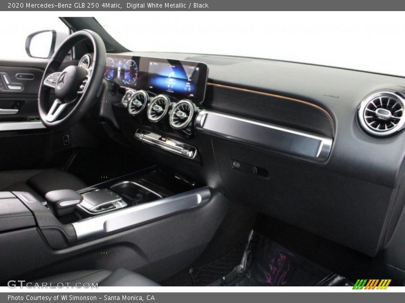 Digital White Metallic / Black 2020 Mercedes-Benz GLB 250 4Matic