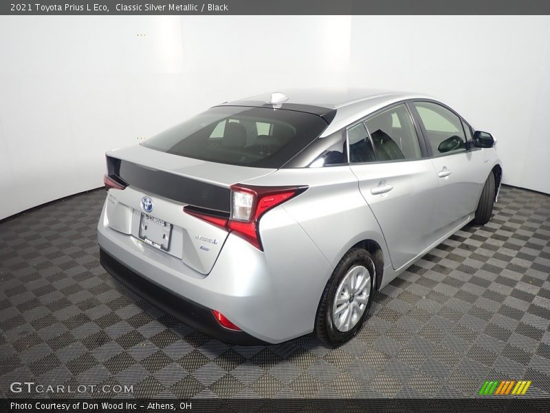 Classic Silver Metallic / Black 2021 Toyota Prius L Eco