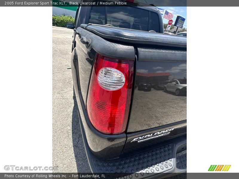 Black Clearcoat / Medium Pebble 2005 Ford Explorer Sport Trac XLT