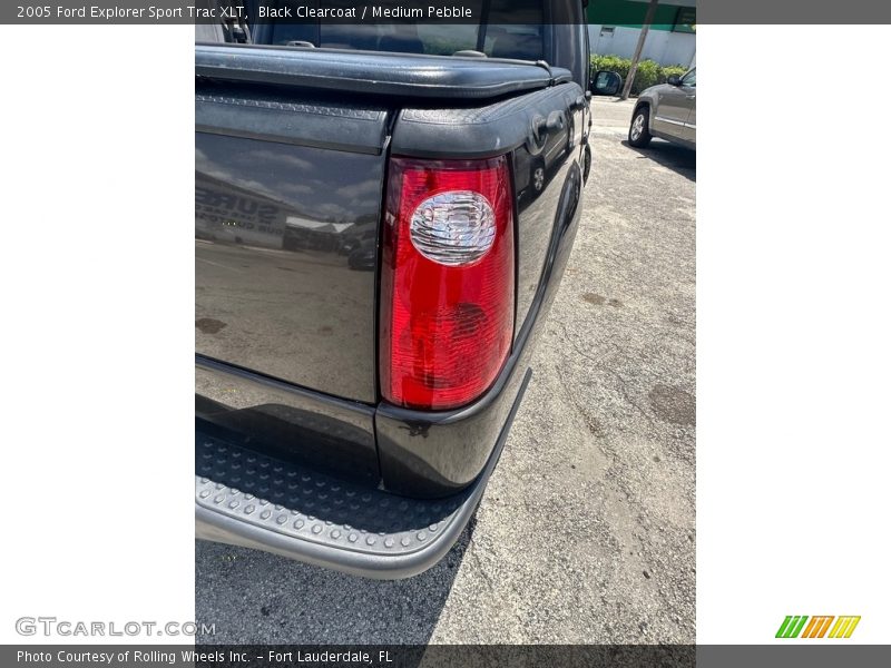 Black Clearcoat / Medium Pebble 2005 Ford Explorer Sport Trac XLT