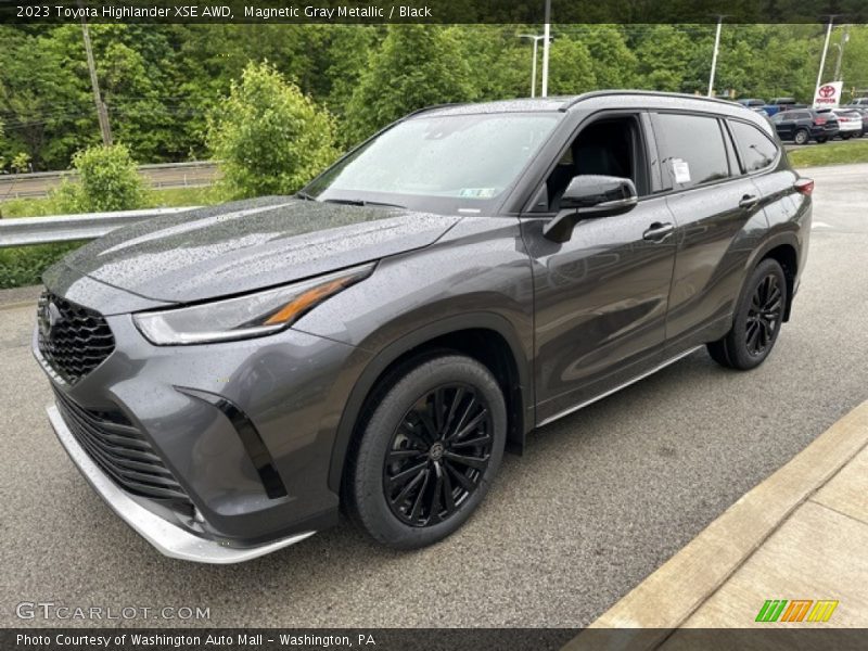 Magnetic Gray Metallic / Black 2023 Toyota Highlander XSE AWD