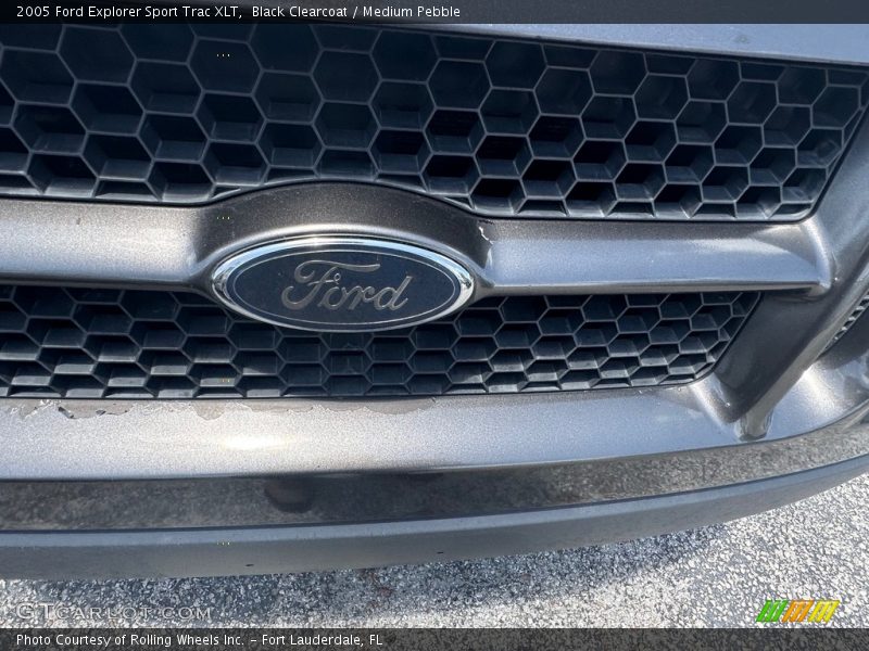 Black Clearcoat / Medium Pebble 2005 Ford Explorer Sport Trac XLT