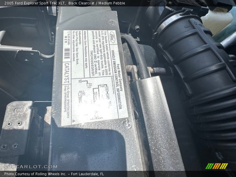 Black Clearcoat / Medium Pebble 2005 Ford Explorer Sport Trac XLT