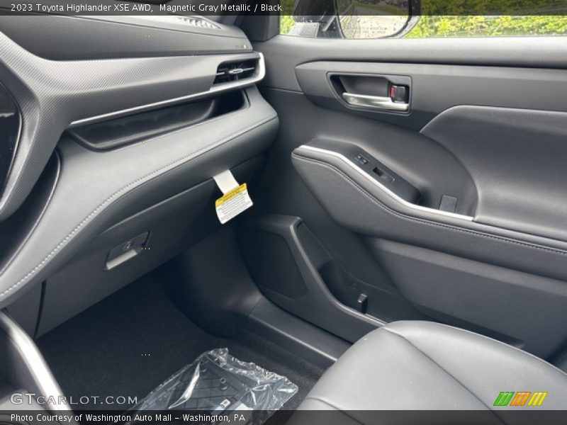 Magnetic Gray Metallic / Black 2023 Toyota Highlander XSE AWD