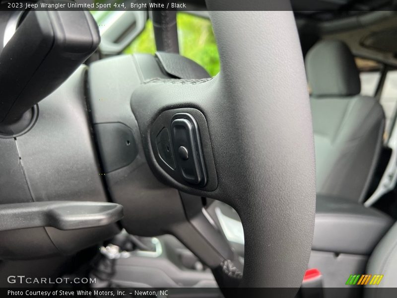 Bright White / Black 2023 Jeep Wrangler Unlimited Sport 4x4