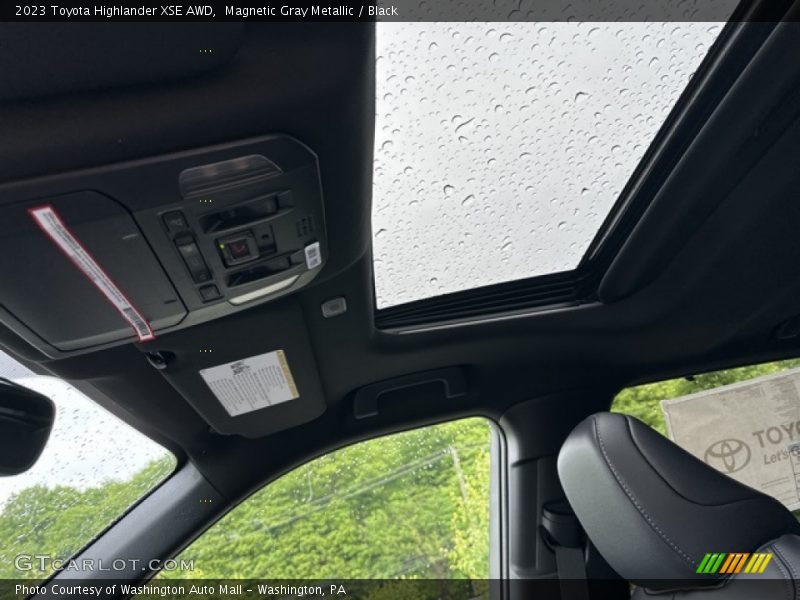 Magnetic Gray Metallic / Black 2023 Toyota Highlander XSE AWD