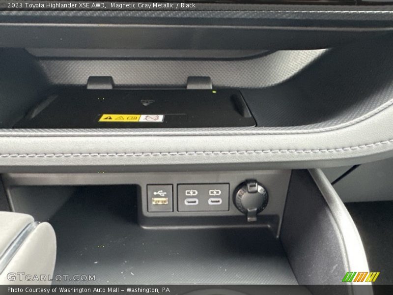 Magnetic Gray Metallic / Black 2023 Toyota Highlander XSE AWD