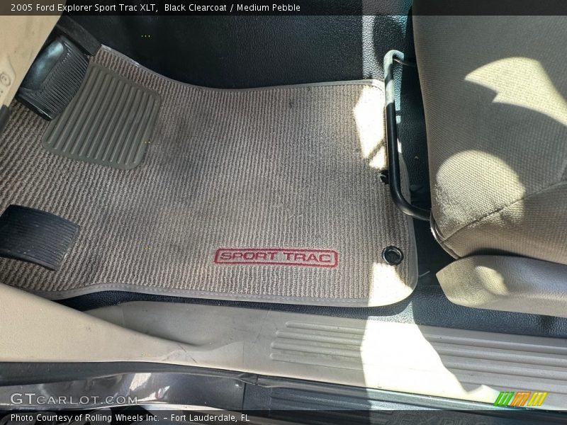 Black Clearcoat / Medium Pebble 2005 Ford Explorer Sport Trac XLT