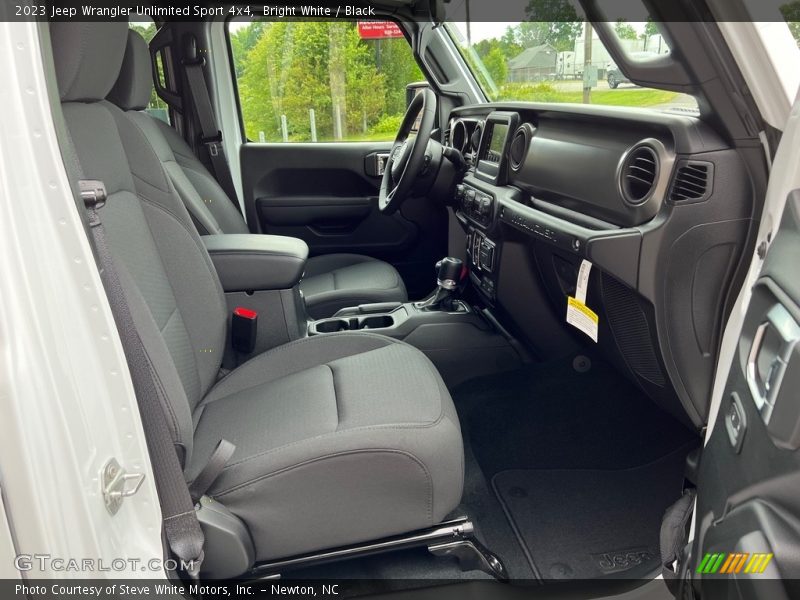 Bright White / Black 2023 Jeep Wrangler Unlimited Sport 4x4