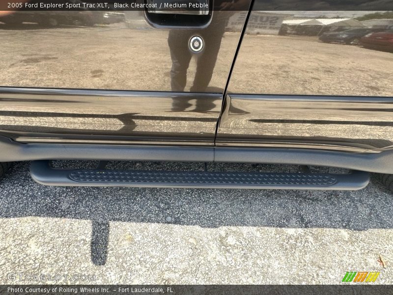 Black Clearcoat / Medium Pebble 2005 Ford Explorer Sport Trac XLT