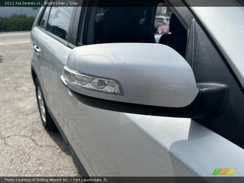 Bright Silver / Gray 2011 Kia Sorento LX