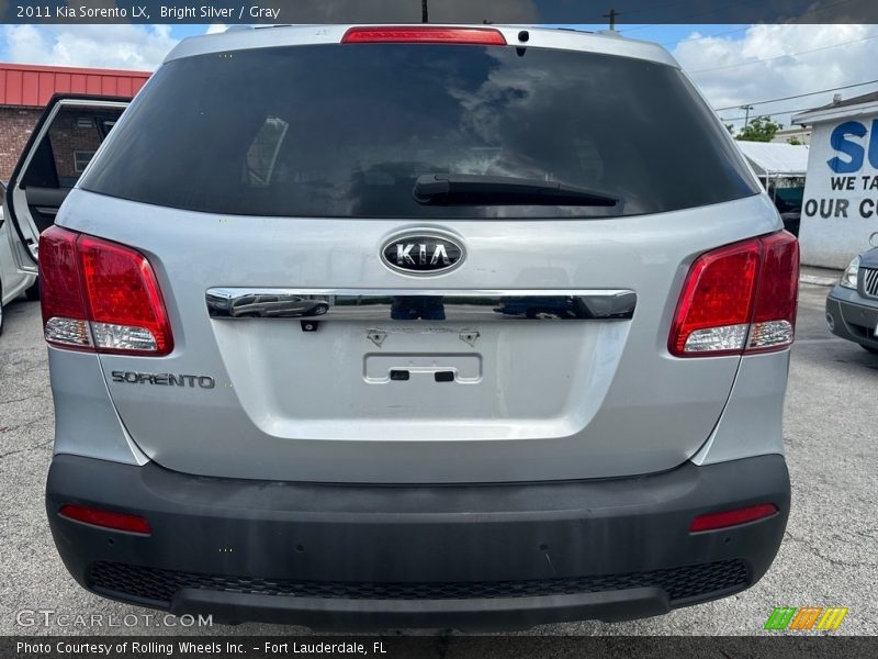 Bright Silver / Gray 2011 Kia Sorento LX